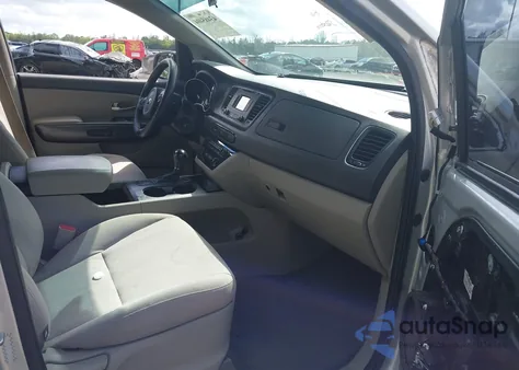 2016 Kia Sedona Lx z USA, uszkodzony, nr VIN KNDMB5C11G6163213